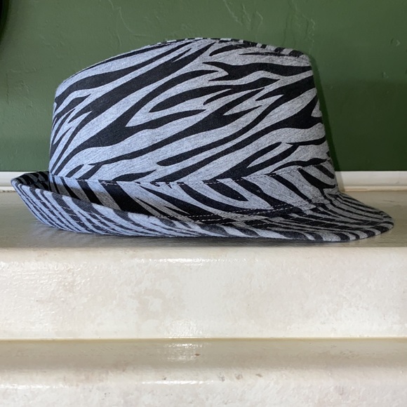 Animal Print Fedora OS - Picture 3 of 11